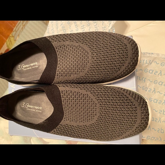 Easy Spirit - Picture 2 of 4